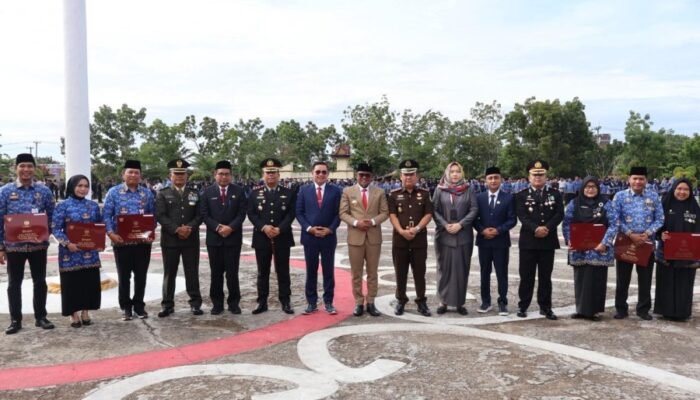 Bupati Pelalawan H. Zukri Pimpin Upacara Peringatan Hari Pahlawan Tahun 2025