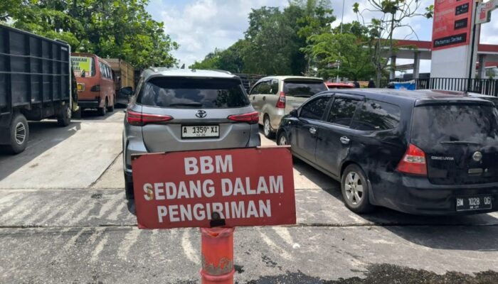 Ini Penjelasan Pertamina Patra Niaga Sumbagut Soal Antrean BBM di Riau Mengular
